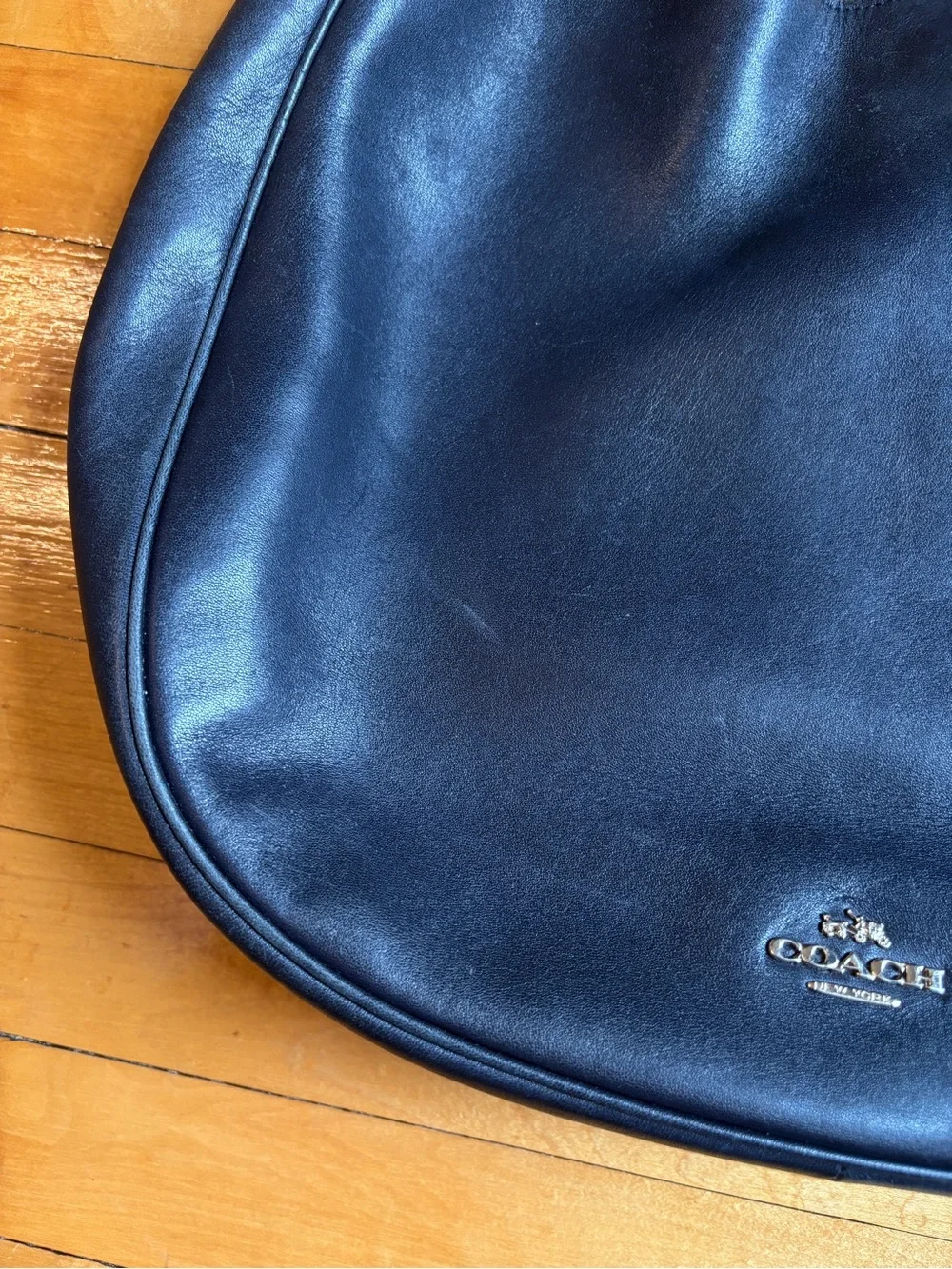 EUC Vintage COACH Nomad Hobo Bag | Black Glove-tanned Leather *READ: STRAP FLAW*